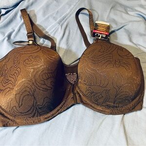 New black Bali cool comfort fabric front clip 42c retail $48